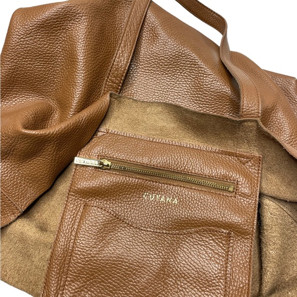 Cuyana | Classic Leather Tote in Caramel Leather - Picture 4 of 8